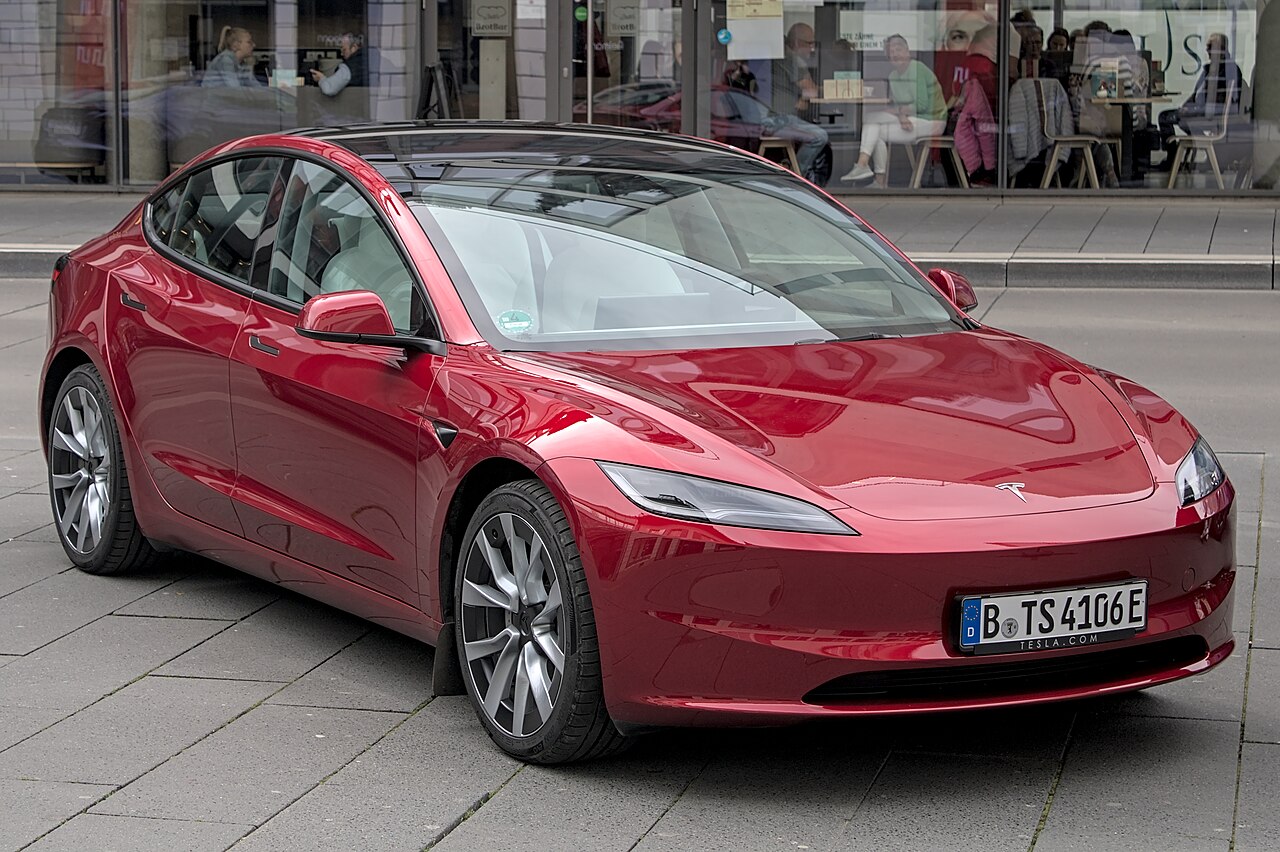 Tesla'dan Türkiye'de sürpriz hamle: Full Self-Driving adı tarihe karıştı