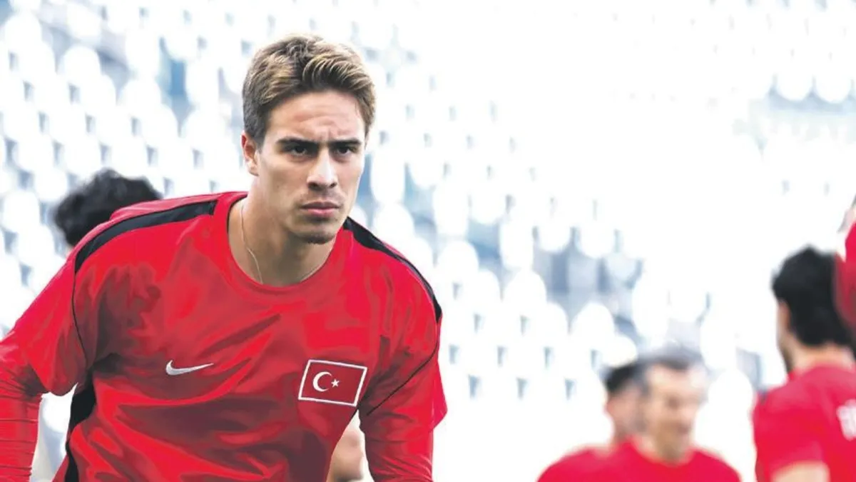 TFF Başkanı Hacıosmanoğlu'ndan kas hastası Çağan'a forma jesti