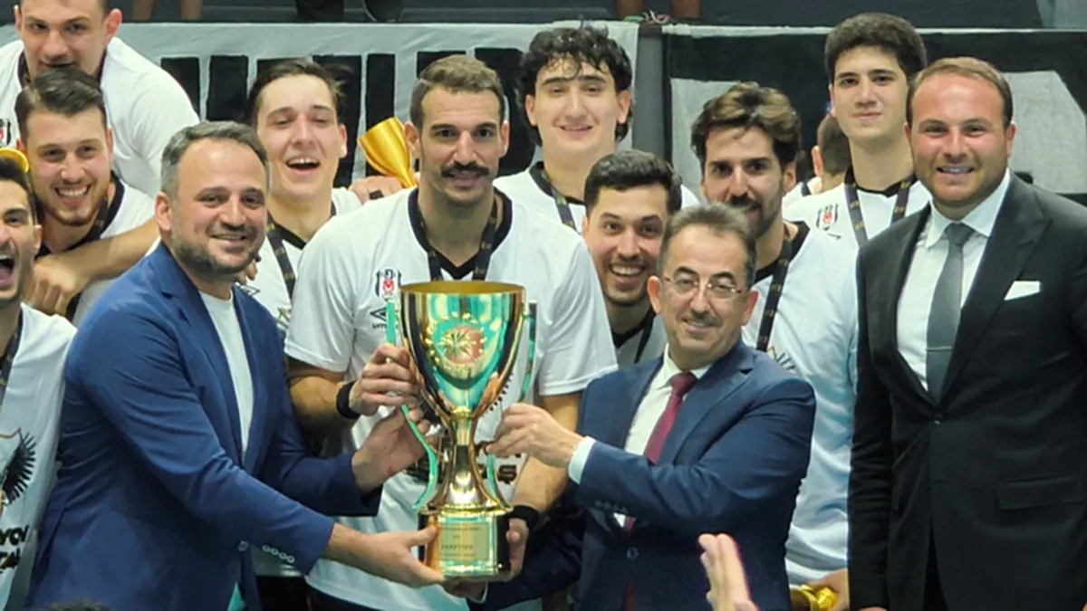 THF Cumhurbaşkanlığı Kupası Beşiktaş'ın! Erkeklerde Şampiyon Siyah-Beyazlılar