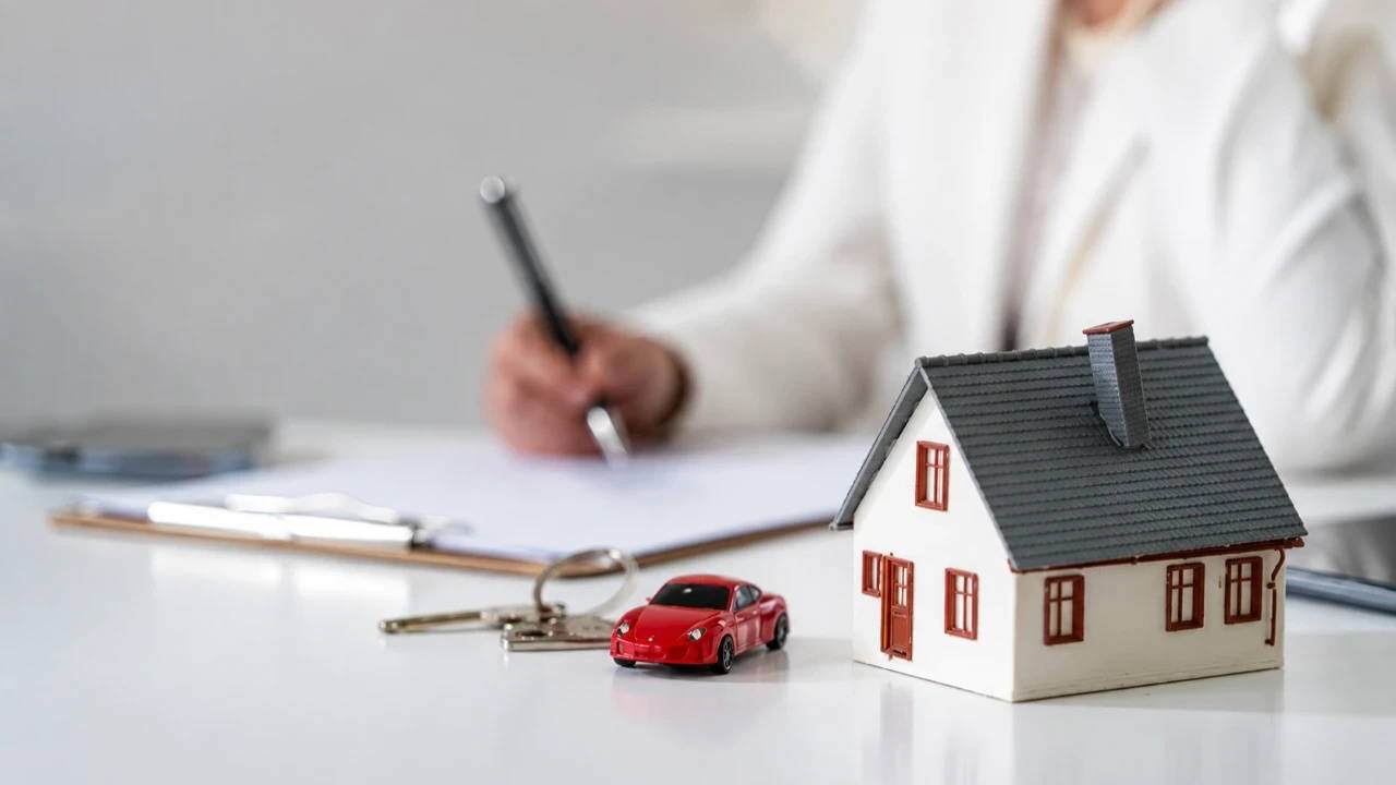 Ticaret Bakanlığı'ndan oto galeri ve emlakçılara rekor ilan cezası: 8,2 milyon lira