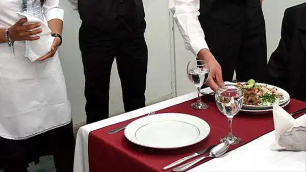 Ticaret Bakanlığı'ndan servis ücreti uyarısı: Cezalar geliyor