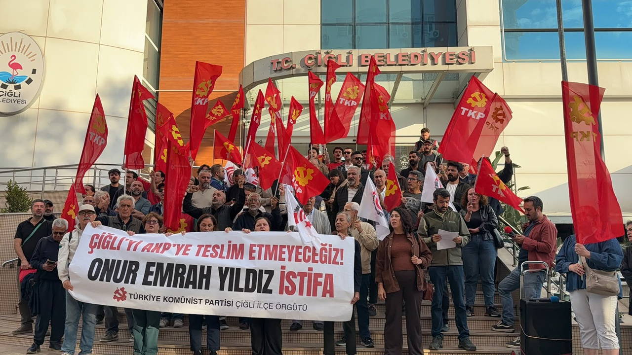 TKP'den Çiğli Belediyesi önünde Yıldız'a istifa çağrısı