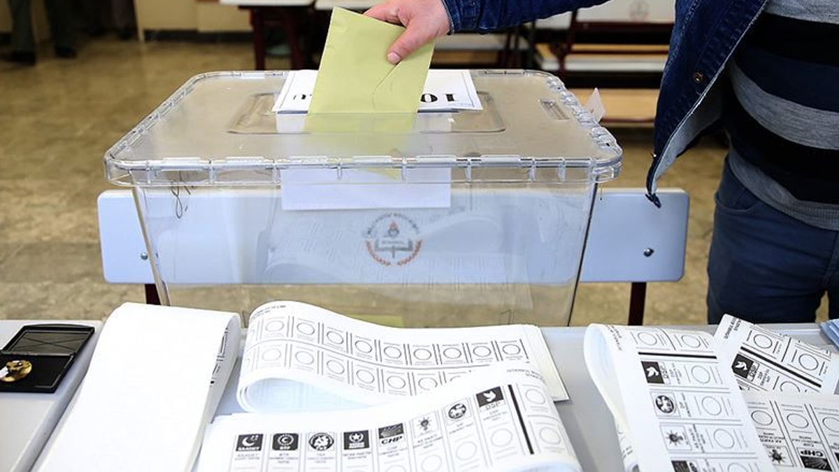 Tokat, Gümüşhane ve Nevşehir'de Oy Verme Başladı: 27 Parti Yarışıyor