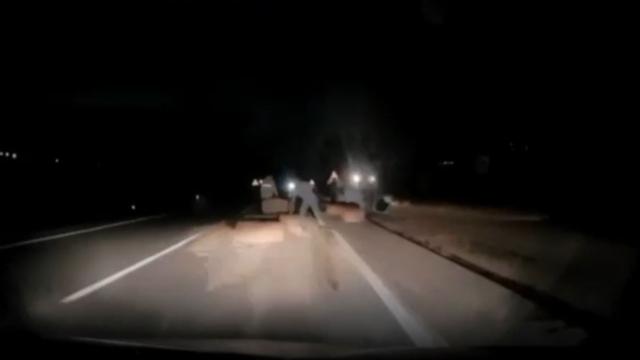 Tokat'ta Otomobil Saman Balyasına Çarptı: Traktör Sürücüsü Yaralandı