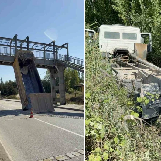 Tokat'ta feci kaza: Damper üst geçide takıldı, TIR tarlaya devrildi