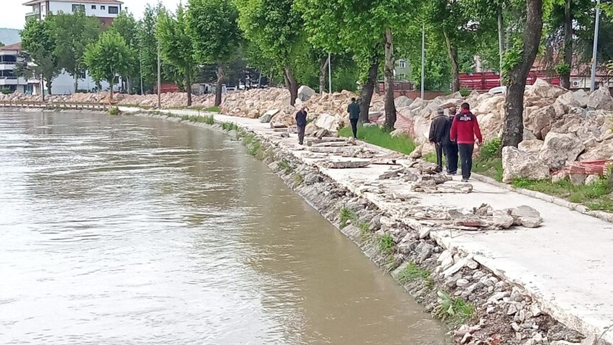 Tokat'ta taşkın önlemleri: Okul ve taşımalı eğitime 2 gün ara