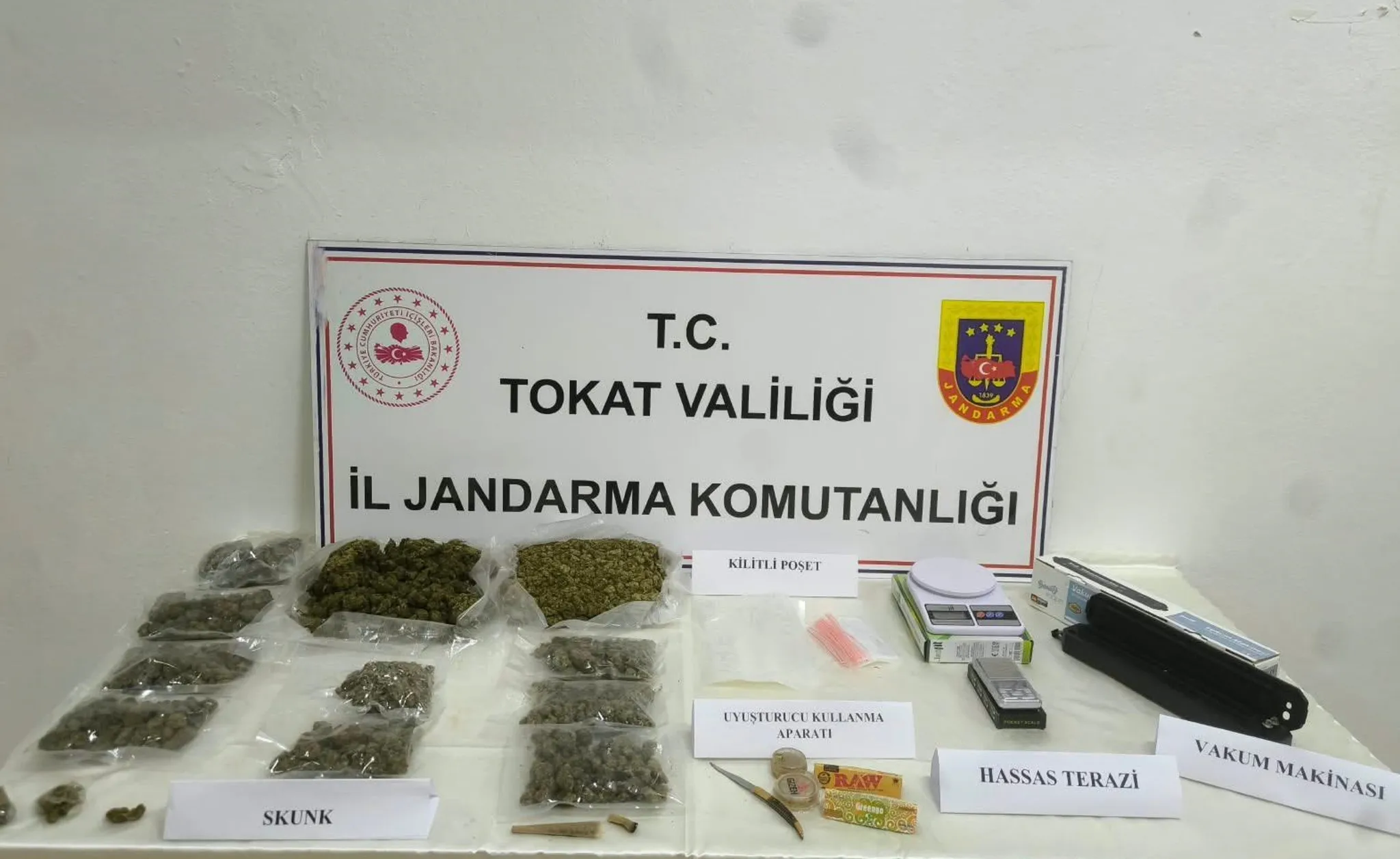 Tokat'ta Uyuşturucu Operasyonu: 1 Kilo 780 Gram Sentetik Madde Ele Geçirildi