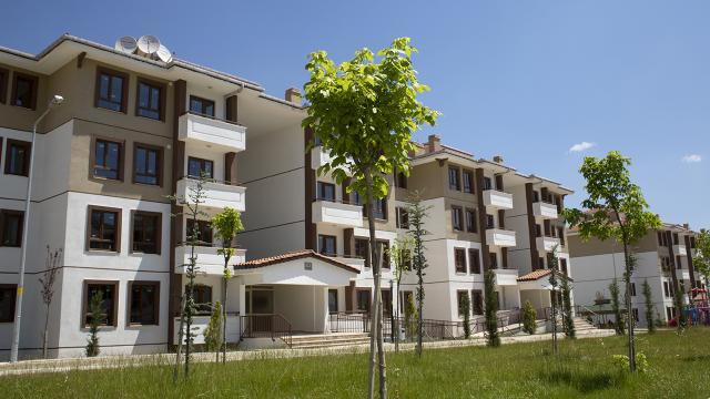 TOKİ'nin 64 ildeki 20 bin konut için açık satış kampanyası bugün başladı