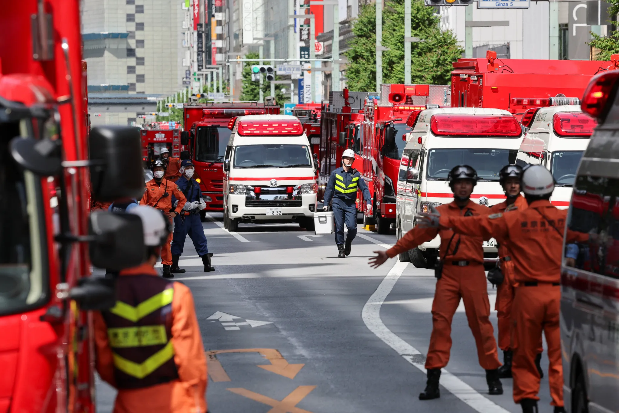 Tokyo'da AVM'de kimyasal saldırı: 19 yaralı