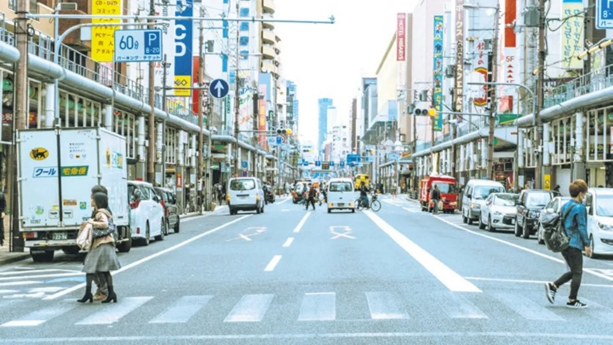Tokyo'da yere çöp atana ağır para cezası