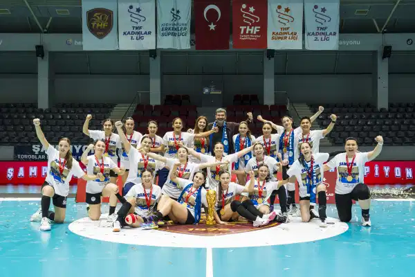 Toroslar'da spor dolu yaz başlıyor: Yüzme, futbol ve hentbolda yeni yıldızlar yetişecek