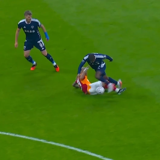 Torreira'nın Kırmızı Kartı Maçın Kaderini Değiştirdi