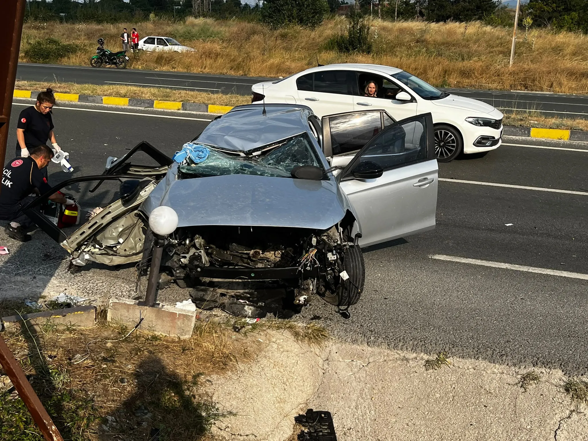 Tosya'da feci kaza: su kanalına çarpan otomobilde 2 ölü, 4 yaralı