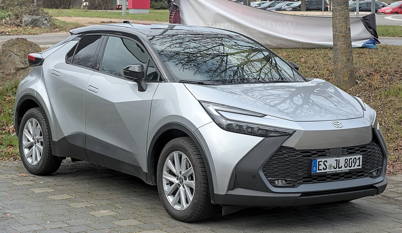Toyota 10 Bin C-HR EV'yi Geri Çağırdı: Yazılım Hatası