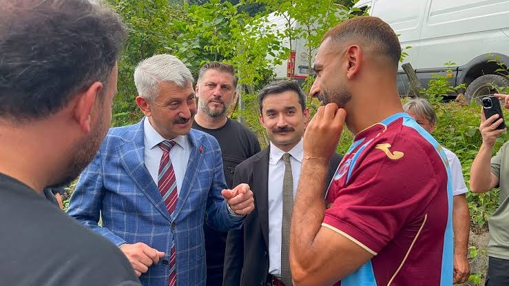 Trabzon'da Beşiktaş Arsa Çağrısı: Salah'a Sürpriz Davet