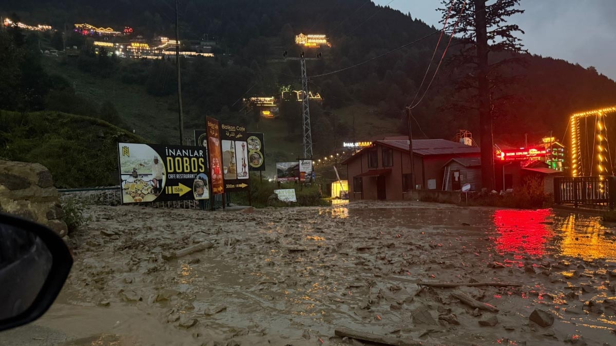 Trabzon Uzungöl'de Şiddetli Sağanak Sel Felaketine Yol Açtı