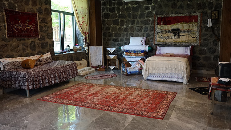 Trabzon'da 1970'ler köy evi nostalji yaşatıyor