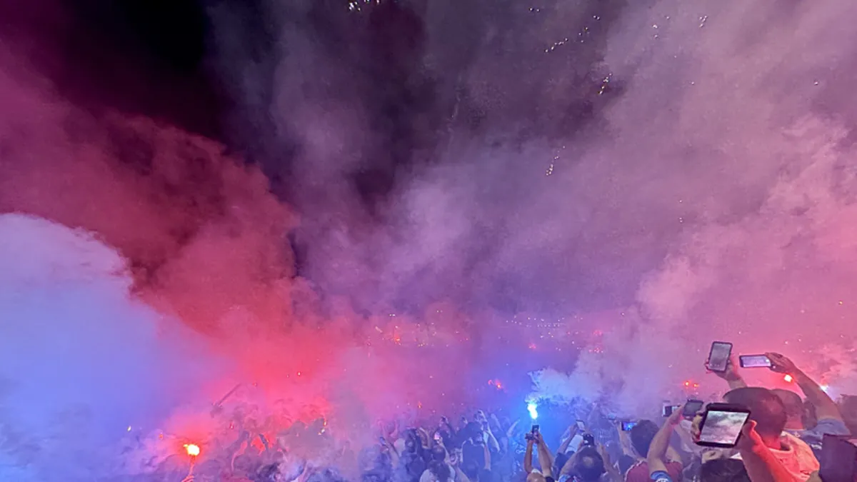 Trabzon'da Trabzonspor'un 59. Yılında Bordo-Mavi Fener Alayı Coşkusu