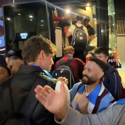 Trabzon'da Drogheda United'a Şampiyon Karşılaması