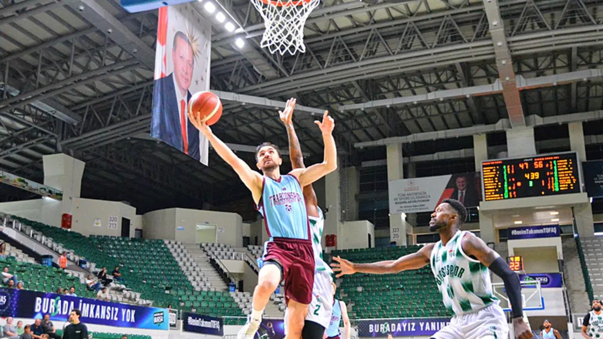 Trabzonspor, Bursaspor Basketbol'u 87-74 Mağlup Etti