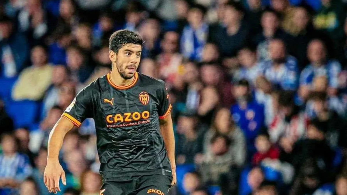Trabzonspor'un Gözü Cenk Özkacar'da: Valencia'dan Kiralama Sürprizi