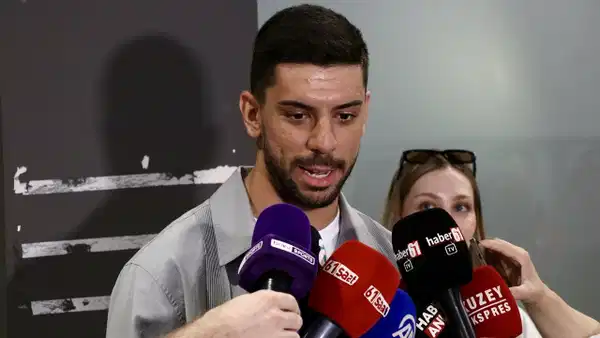 Trabzonspor, Cenk Özkacar transferini resmen açıkladı