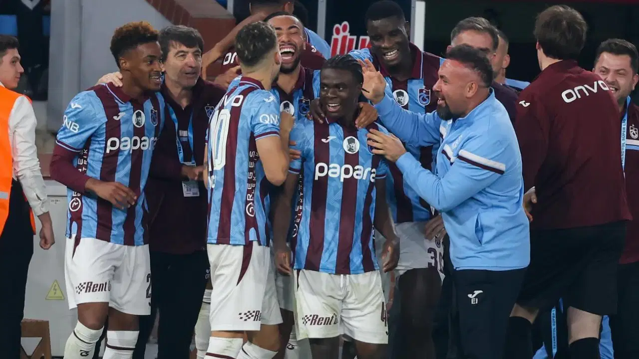 Trabzonspor Chris Oulai'nin Fiorentina'ya Transferini Duyurdu