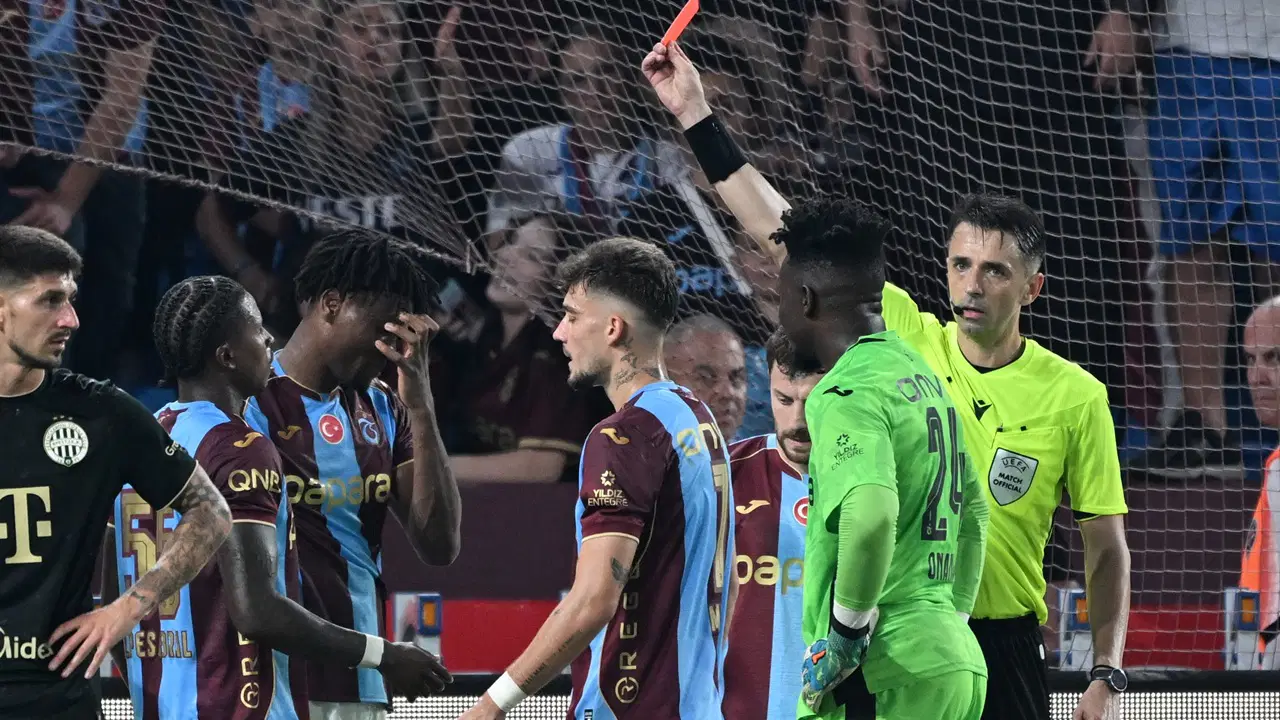 Trabzonspor'da Nwaiwu'ya UEFA'dan 2 Maç Men Cezası