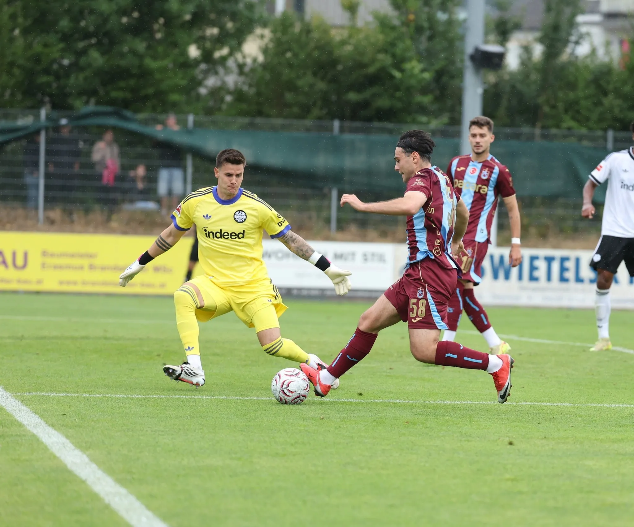 Trabzonspor, Eintracht Frankfurt'a 3-0 Mağlup Oldu