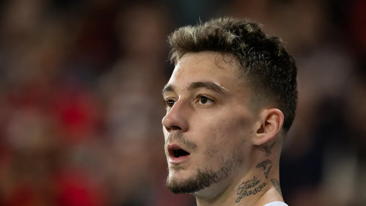 Trabzonspor, Ernest Muçi'nin Yeni Kontratını KAP'a Bildirdi