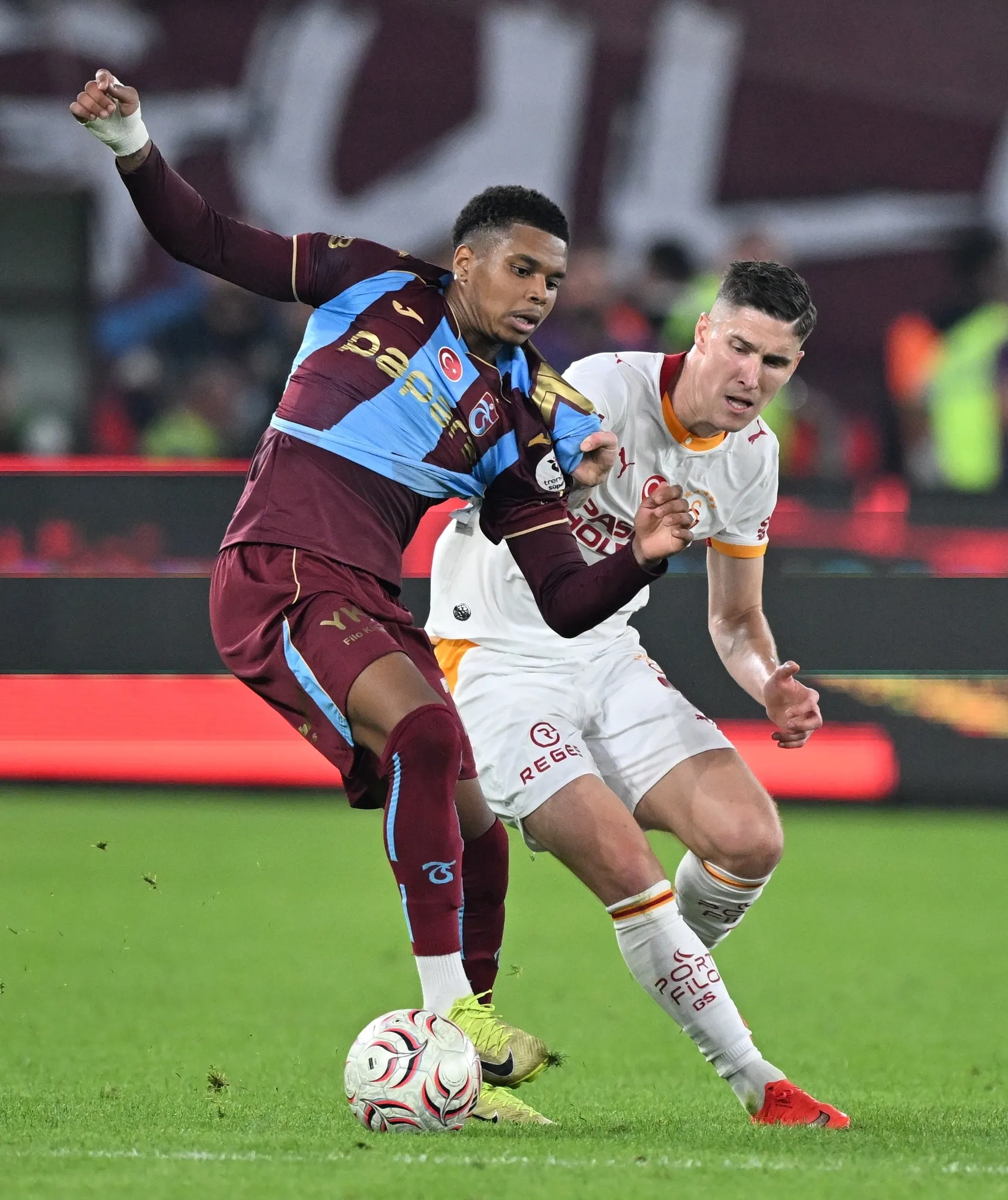 Trabzonspor'dan Galatasaray'a 4-0: Derbi Tarihine Yeni Bir Sayfa