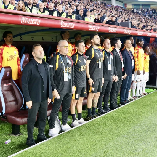 Trabzonspor Maçında Galatasaraylıları Çıldırtan İsim: 'İstifa Et