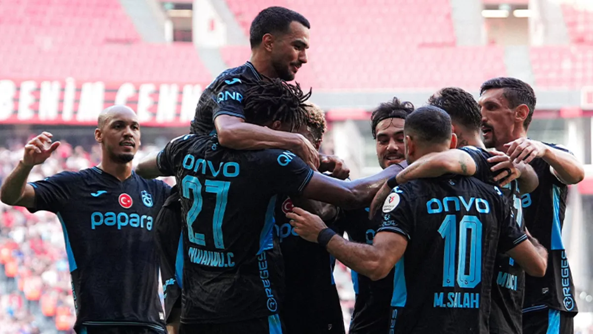 Trabzonspor Samsunspor'u 3-0 Yendi: Karadeniz Derbisi Bordo-Mavililerin