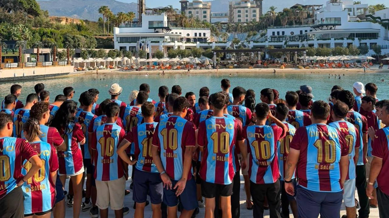 Trabzonspor Sevgisi Girne'de: 250 Forma Otel Çalışanlarına Dağıtıldı