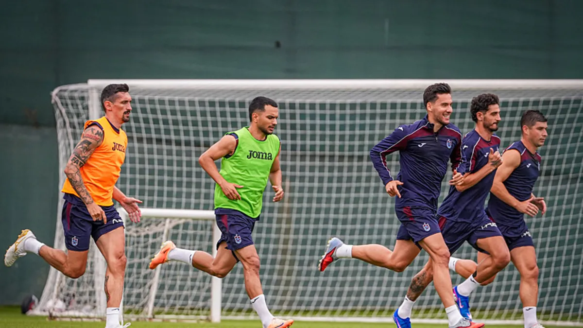 Trabzonspor'un yeni sezon mesaisi çift antrenmanla devam ediyor