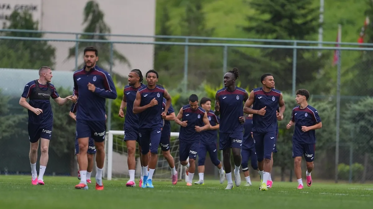 Trabzonspor'da Fatih Tekke yönetiminde yeni sezon hazırlıkları başladı