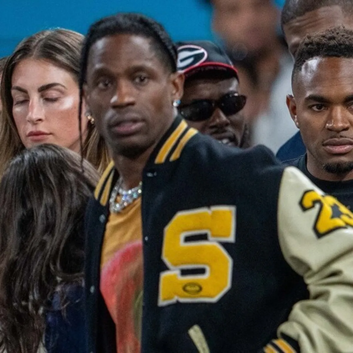 Travis Scott İstanbul konserinde hayranlar isyan etti: Biletler ziyan oldu