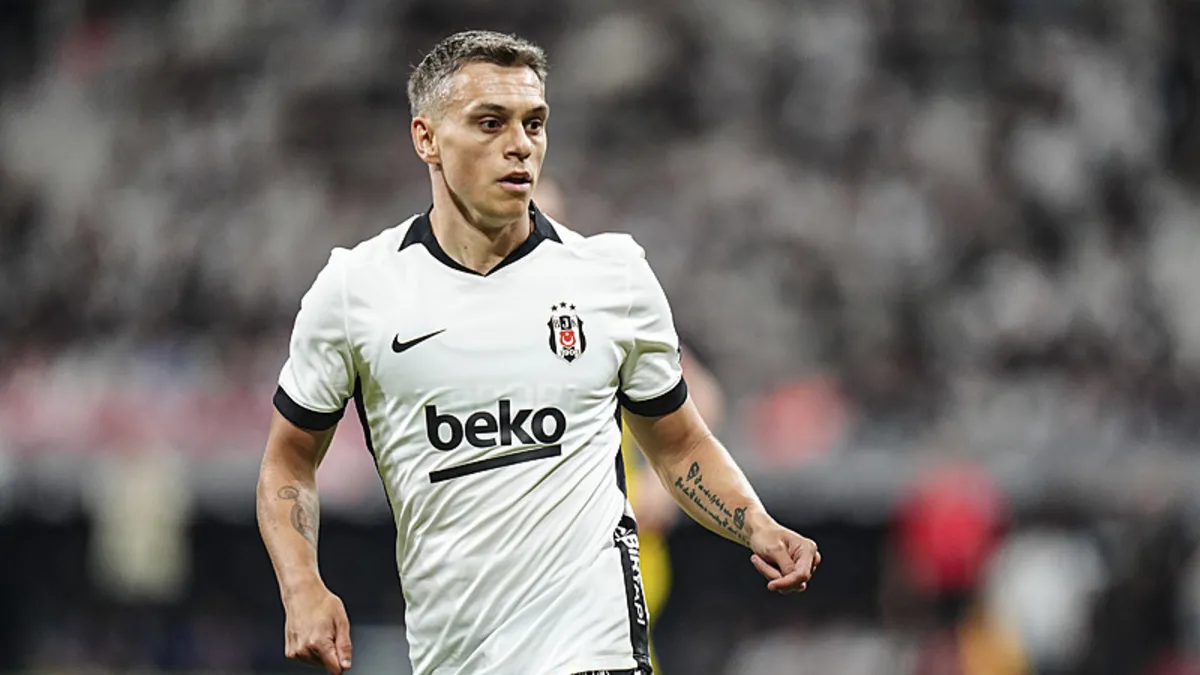 Trossard İlk Kez Siyah-Beyazlı Formayla Sahada