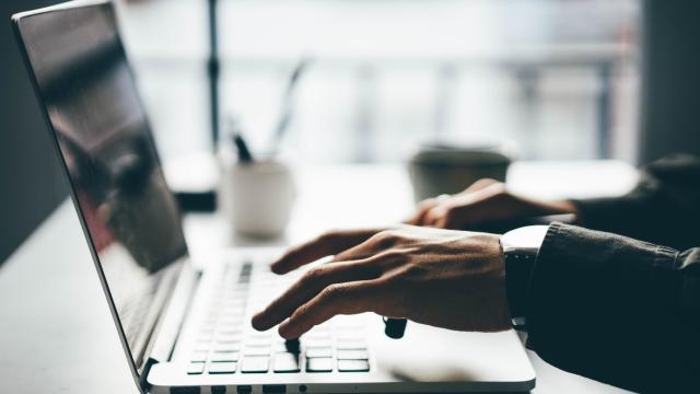 TRT Akademi editörlük eğitimini sanal sınıfta sunuyor
