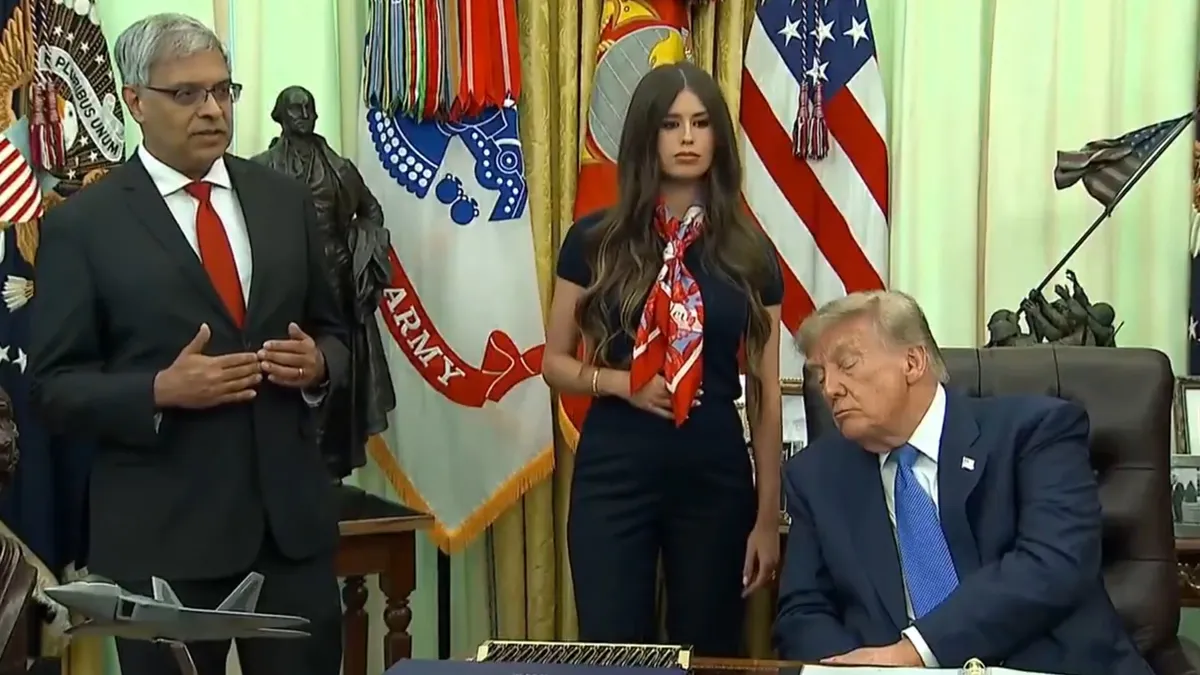 Trump'a Uyku Nöbeti: Biden'la Alay Ettiği Törende Uyuyakaldı