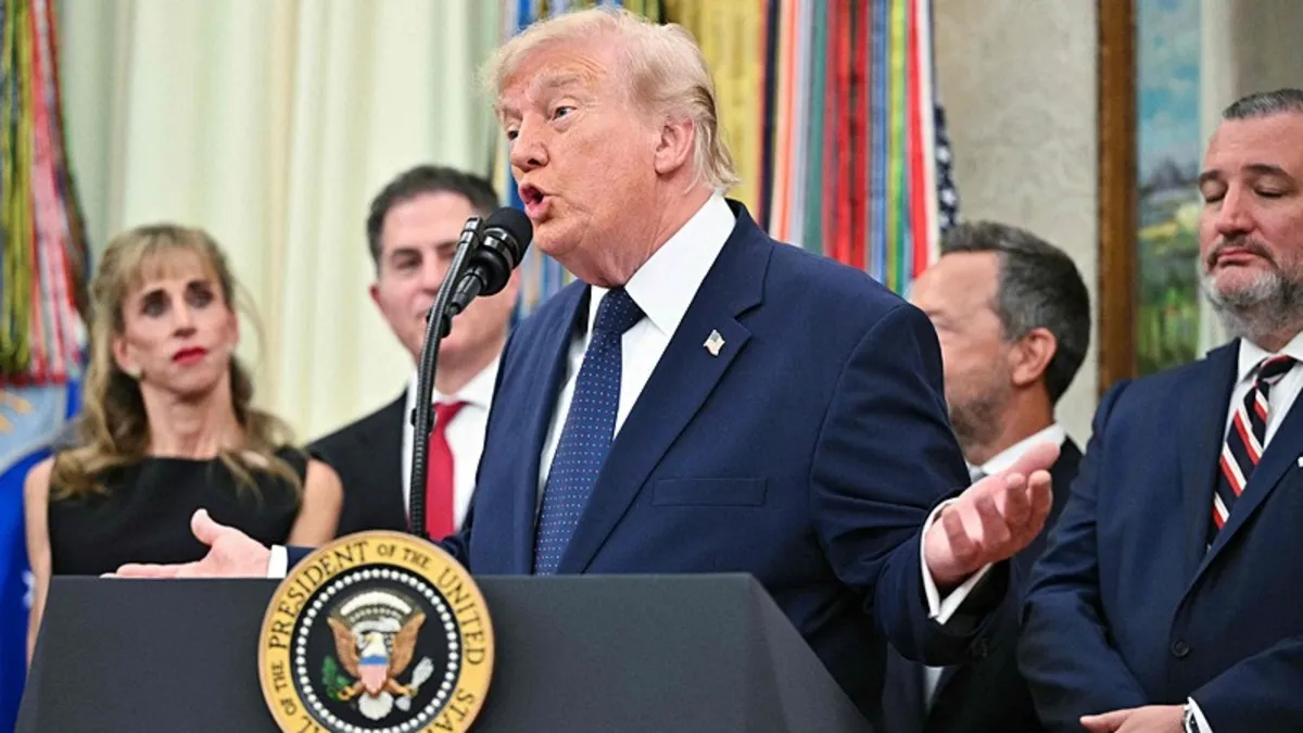 Trump Ankara öncesi İran'a: Ya anlaşma ya imha