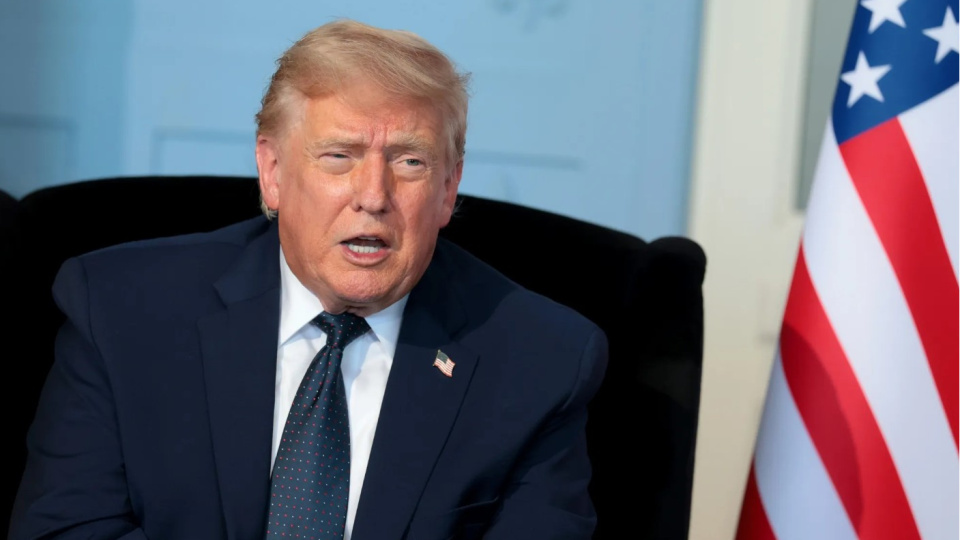Trump'tan AB şirketlerine yüzde 100 gümrük vergisi tehdidi