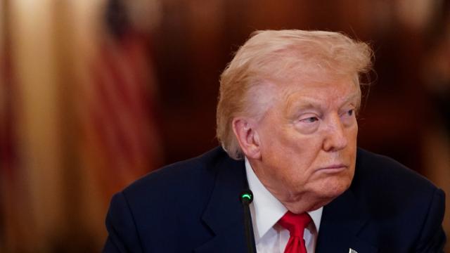 Trump, azalan füze stokları için savunma sanayisiyle kriz masasında