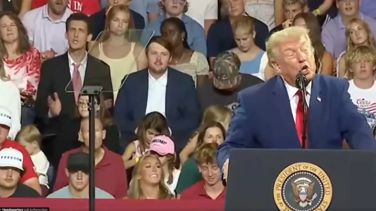 Trump'ın Birebir Taklitçisi Georgia Mitinginde Viral Oldu