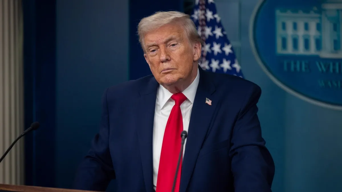 Trump'tan CAATSA sorusuna yanıt: Erdoğan benim dostum, Türkiye'yi seviyorum
