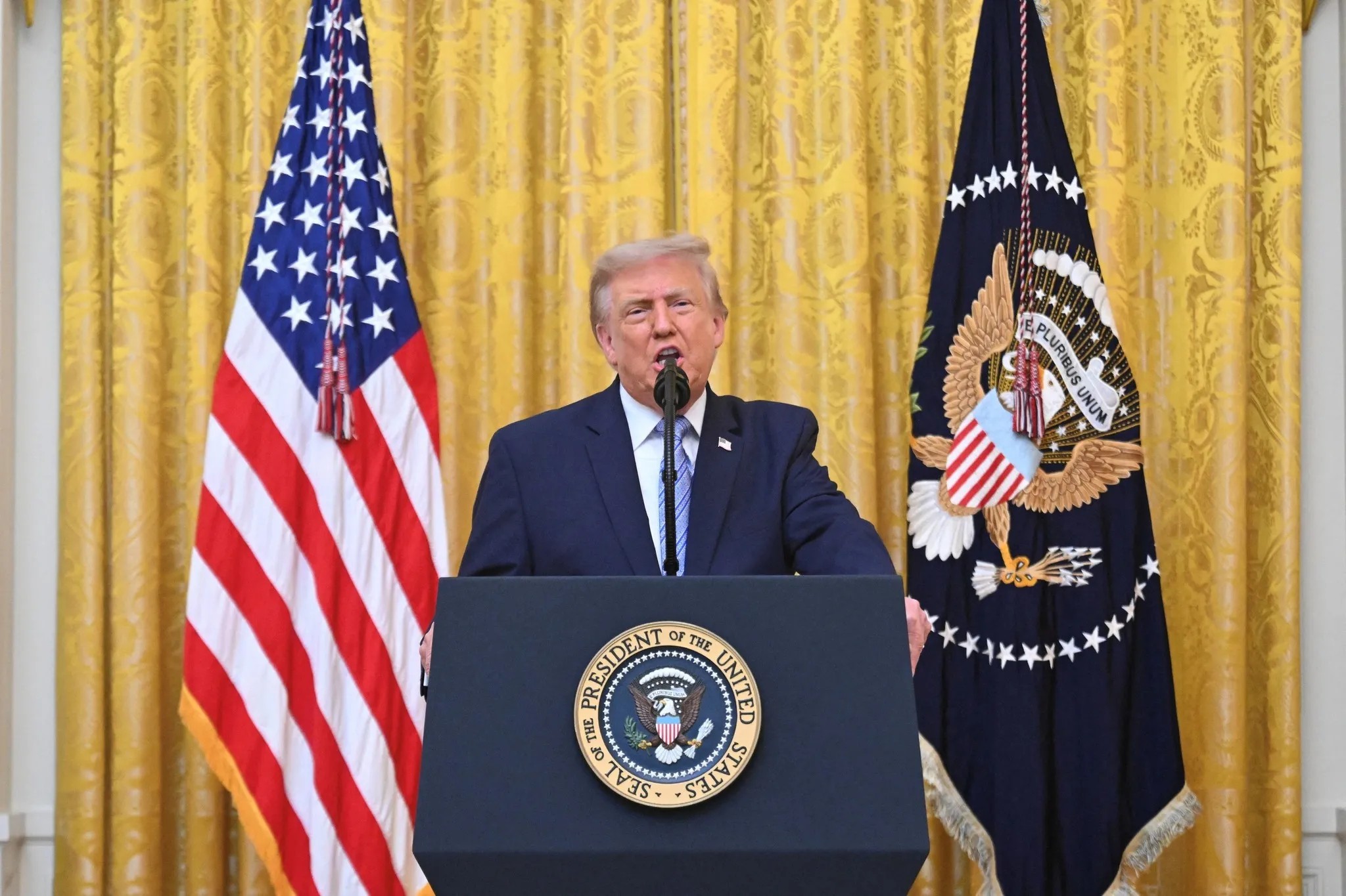 Trump'tan Çin'e sert suçlama: 2020 seçimlerinde 220 milyon veri çalındı