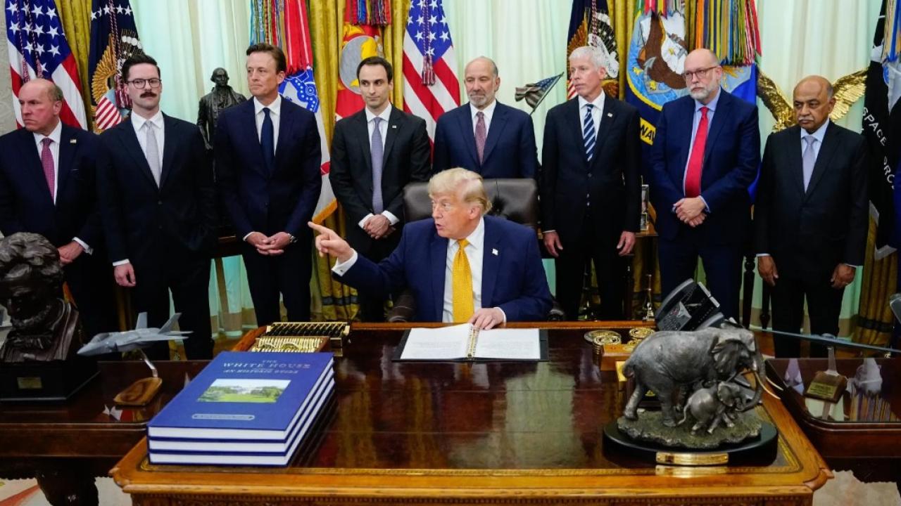 Trump'tan Danışmanlarına Çıkar Çatışması Uyarısı