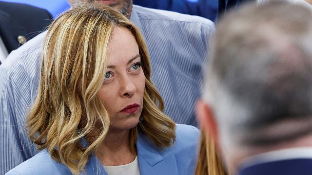 Trump ve Meloni arasında fotoğraf krizi: 'Yalvardı' sözleri gerilimi tırmandırdı