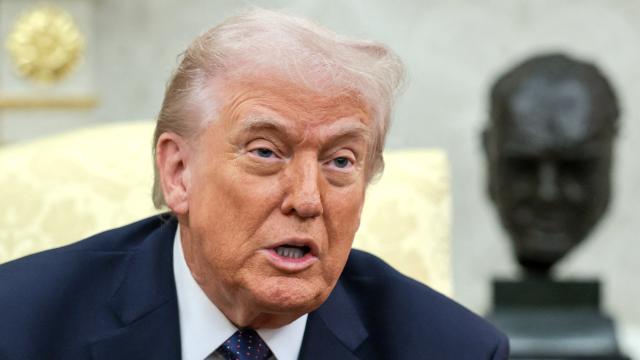 Trump'tan İran'a Hürmüz Boğazı Tehdidi: 'Tahran'daki Hedefleri Vururuz