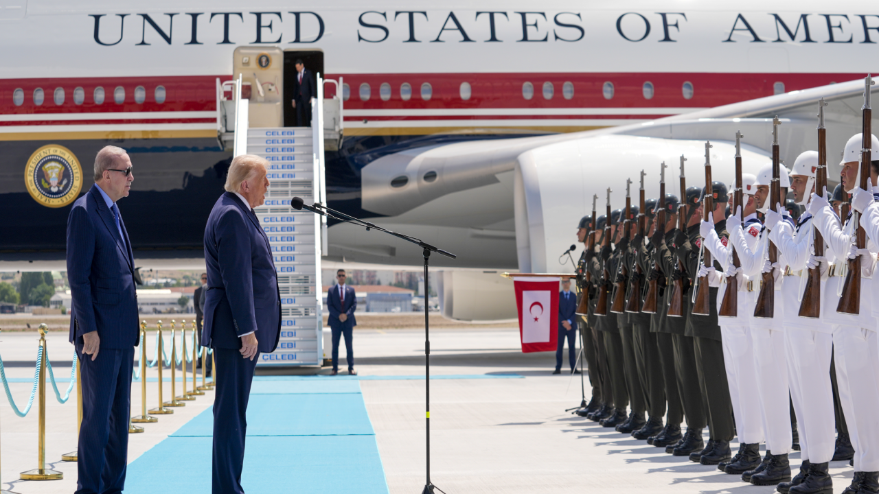 Trump'tan muhafız alayına Türkçe selam
